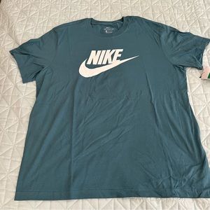 Nike Short Sleeve T-Shirt